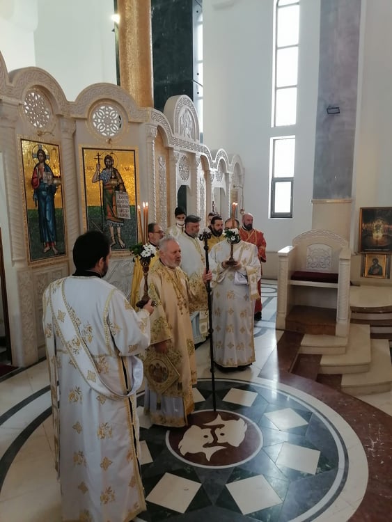 Извештај и фотографије са величанствене прославе Божића у Цркви светог Луке. У Цркви светог апостола и еванђелисте Луке у Смедереву, велики број верника окупио се како би саборно прославио празник Рођења Христовог.
